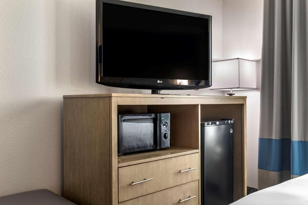 King Suite - Non-Smoking at Comfort Inn & Suites Mansfield