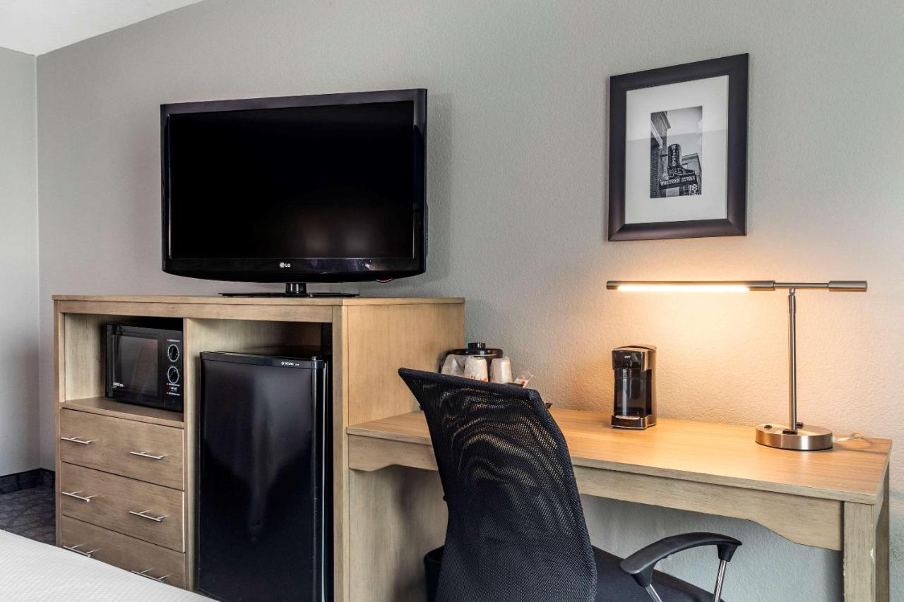 Queen Room with Two Queen Beds - Non-Smoking at Comfort Inn & Suites Mansfield