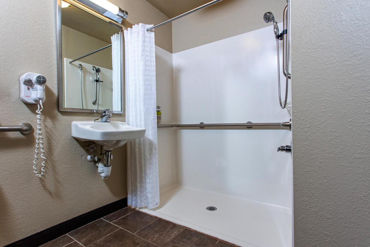 Queen Suite with Bath Tub - Disability Access  at Candlewood Suites Appleton by IHG