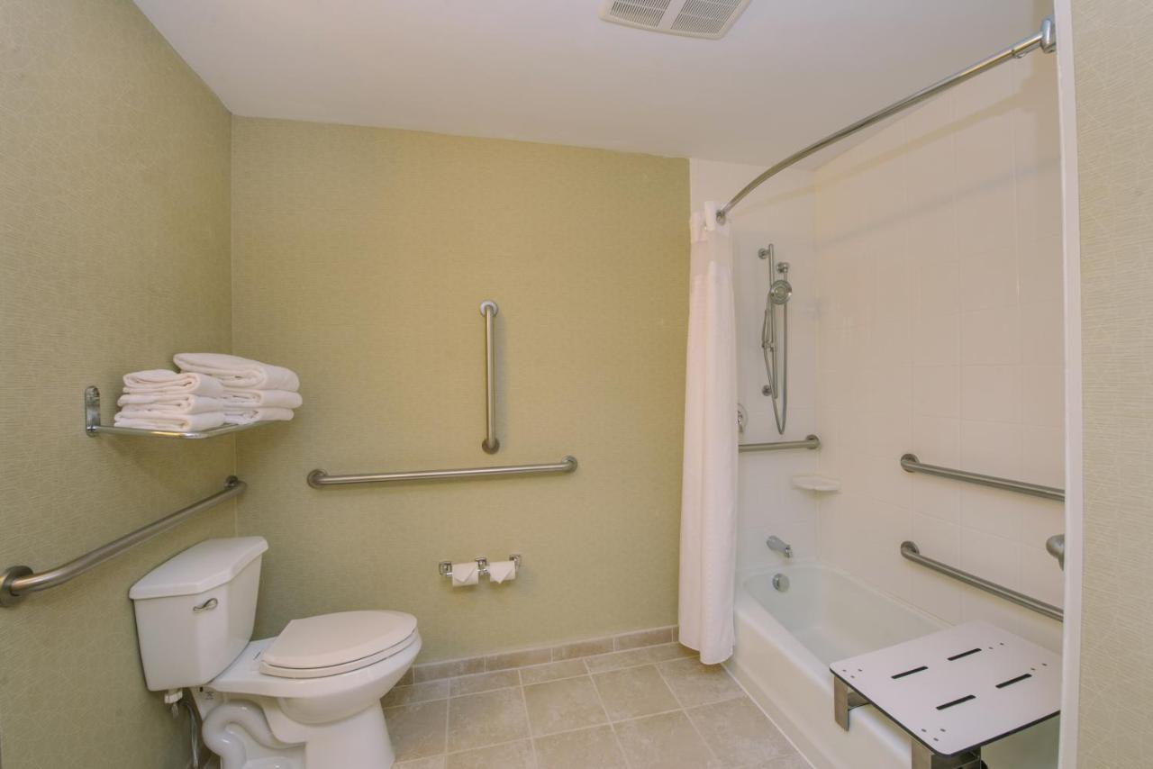 Suite - Mobility Access/Hearing Accessible at Holiday Inn Express & Suites Merrimack – Nashua by IHG