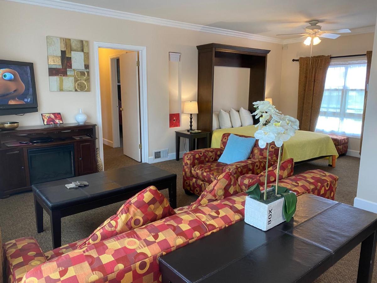 | Beach House Inn