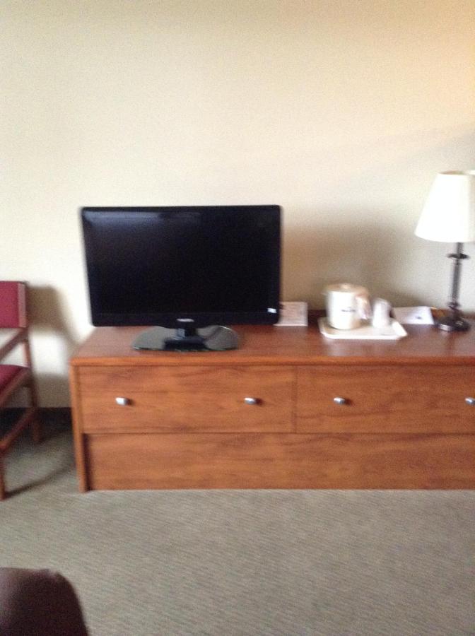 King Room - Non-Smoking at AmericInn by Wyndham Republic