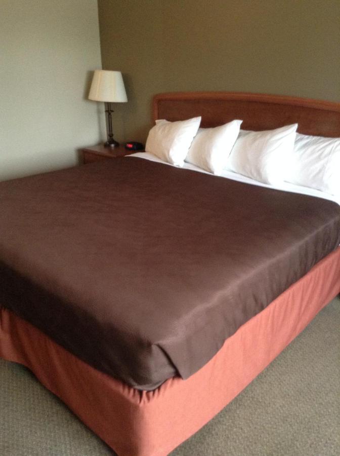 King Room - Mobility Access/Non-Smoking at AmericInn by Wyndham Republic
