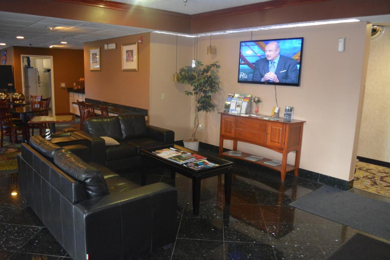 Deluxe King Room with Spa Bath- Non-Smoking at Baymont by Wyndham South Haven