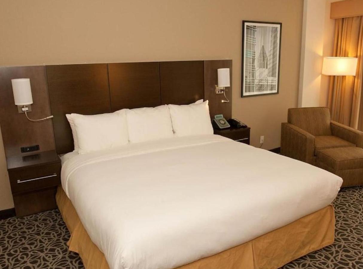 King Room with Balcony - Non-Smoking at Radisson Hotel Atlanta Marietta