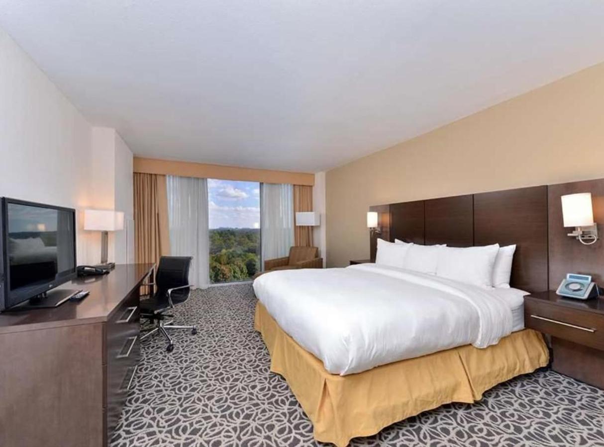 King Room with Balcony - Non-Smoking at Radisson Hotel Atlanta Marietta