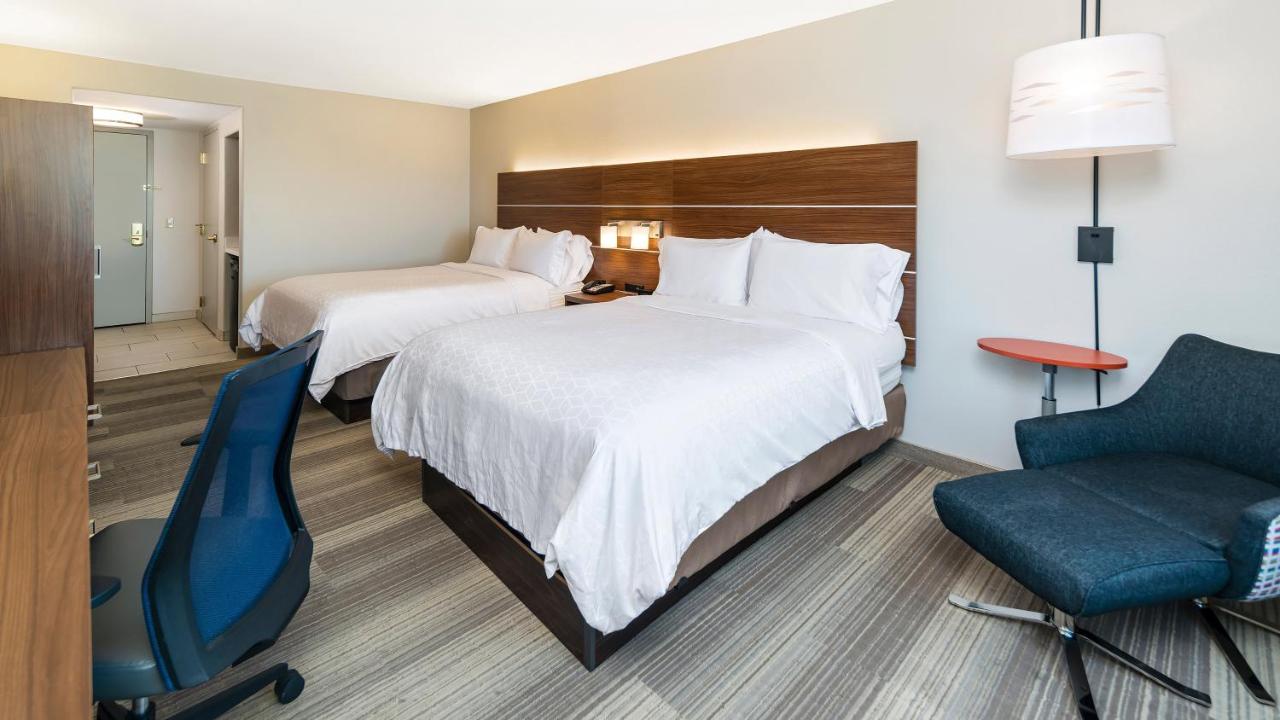Queen Room with Two Queen Beds - Non-Smoking at Holiday Inn Express & Suites Dinuba West by IHG