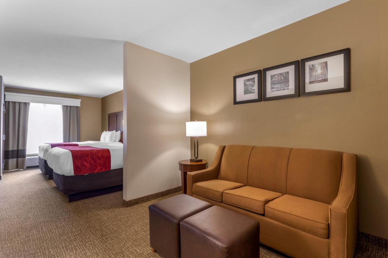 Queen Suite with Two Queen Beds - Non-Smoking at Comfort Suites Knoxville North