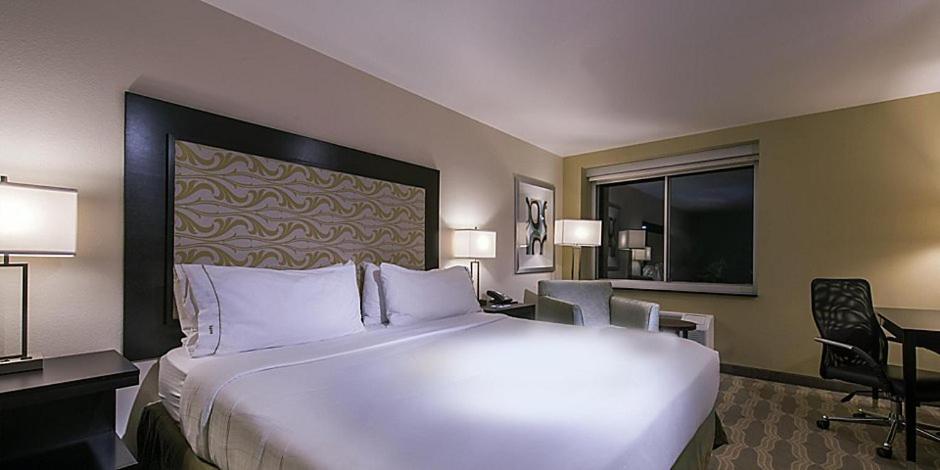King Room at Holiday Inn Express & Suites Colorado Springs Central by IHG