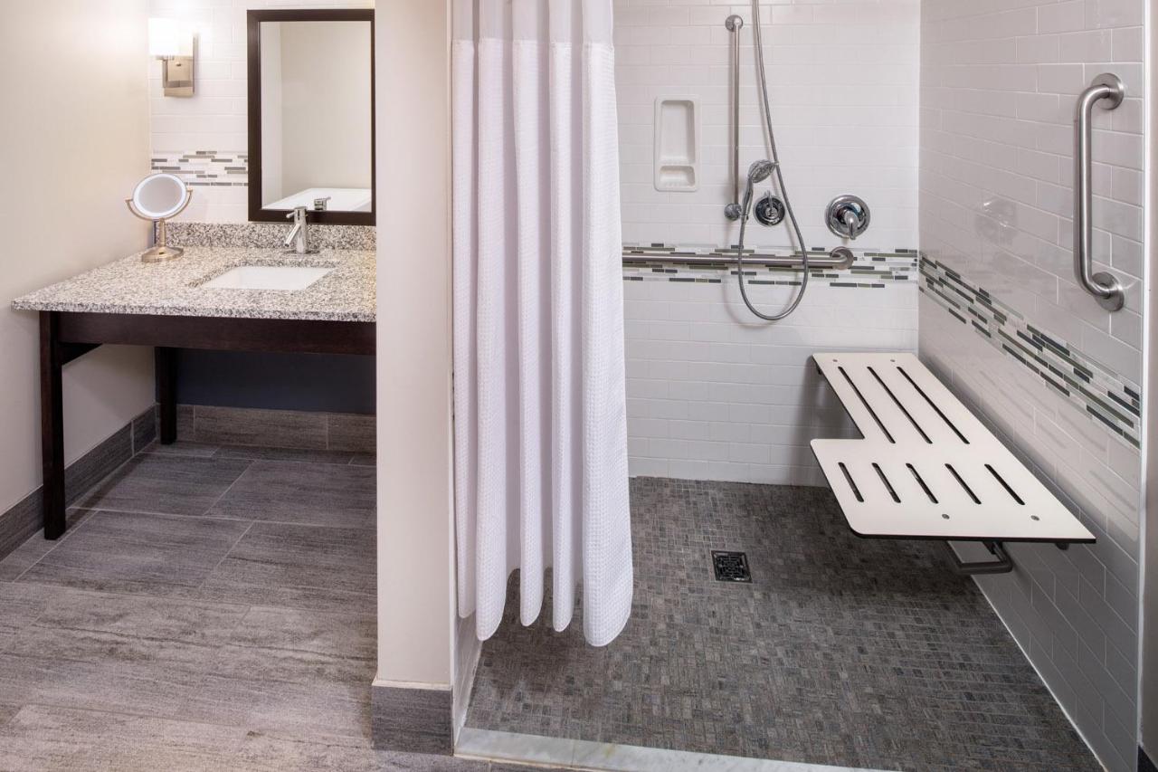 Presidential Suite at Kent State University Hotel and Conference Center