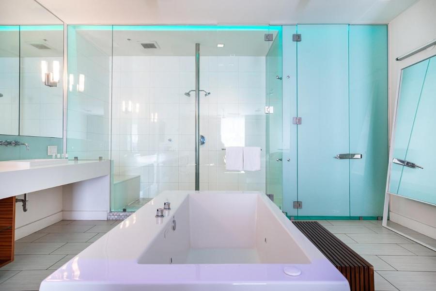 Luxury Suite at Heat Hotel
