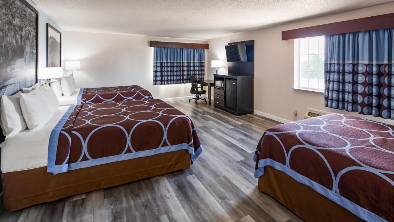 Studio Suite with Three Queen Beds - Non-Smoking at Super 8 by Wyndham Neillsville WI