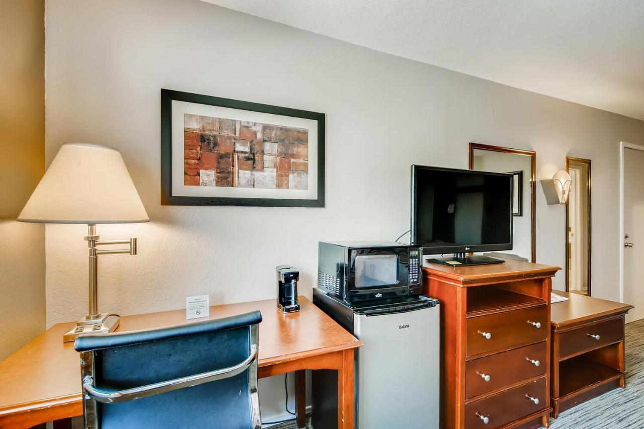 King Room - Non-Smoking at Orangewood Inn & Suites Midtown