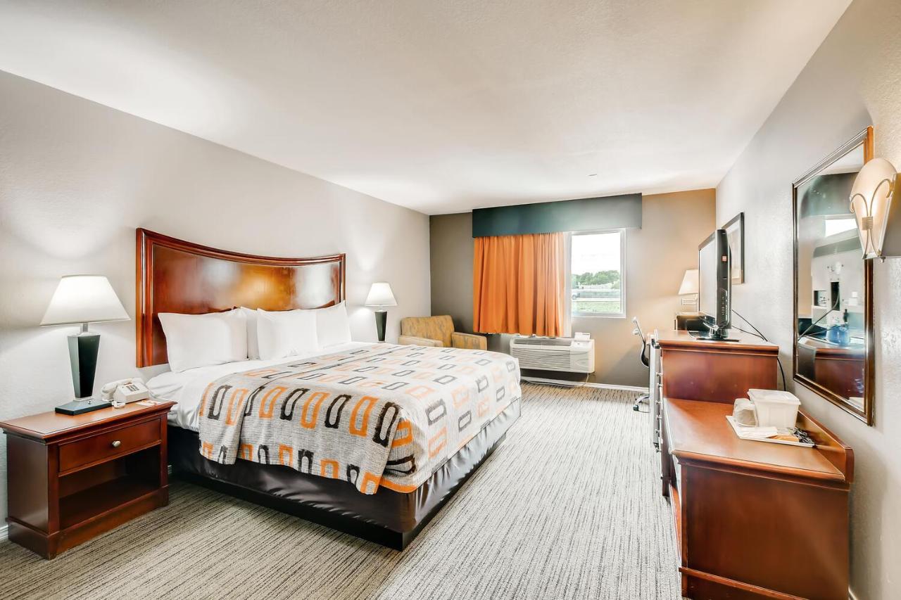 King Room - Non-Smoking at Orangewood Inn & Suites Midtown