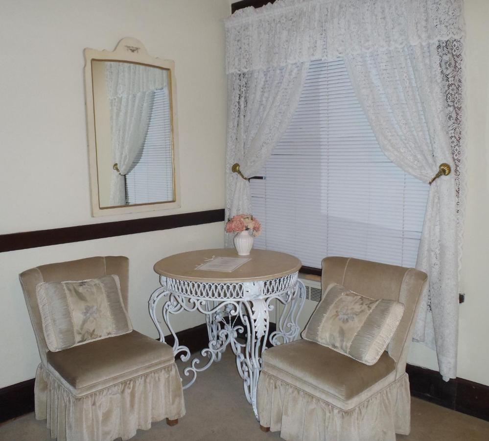 Standard King Room at Riverside Hot Springs Inn & Spa - Adults Only