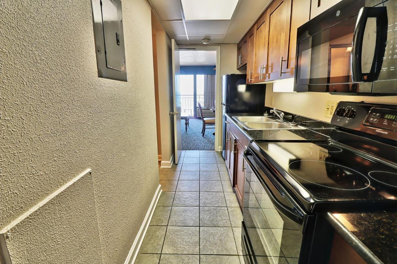 Apartment at Units at Holiday Inn Pavilion by Elliott Beach Rentals