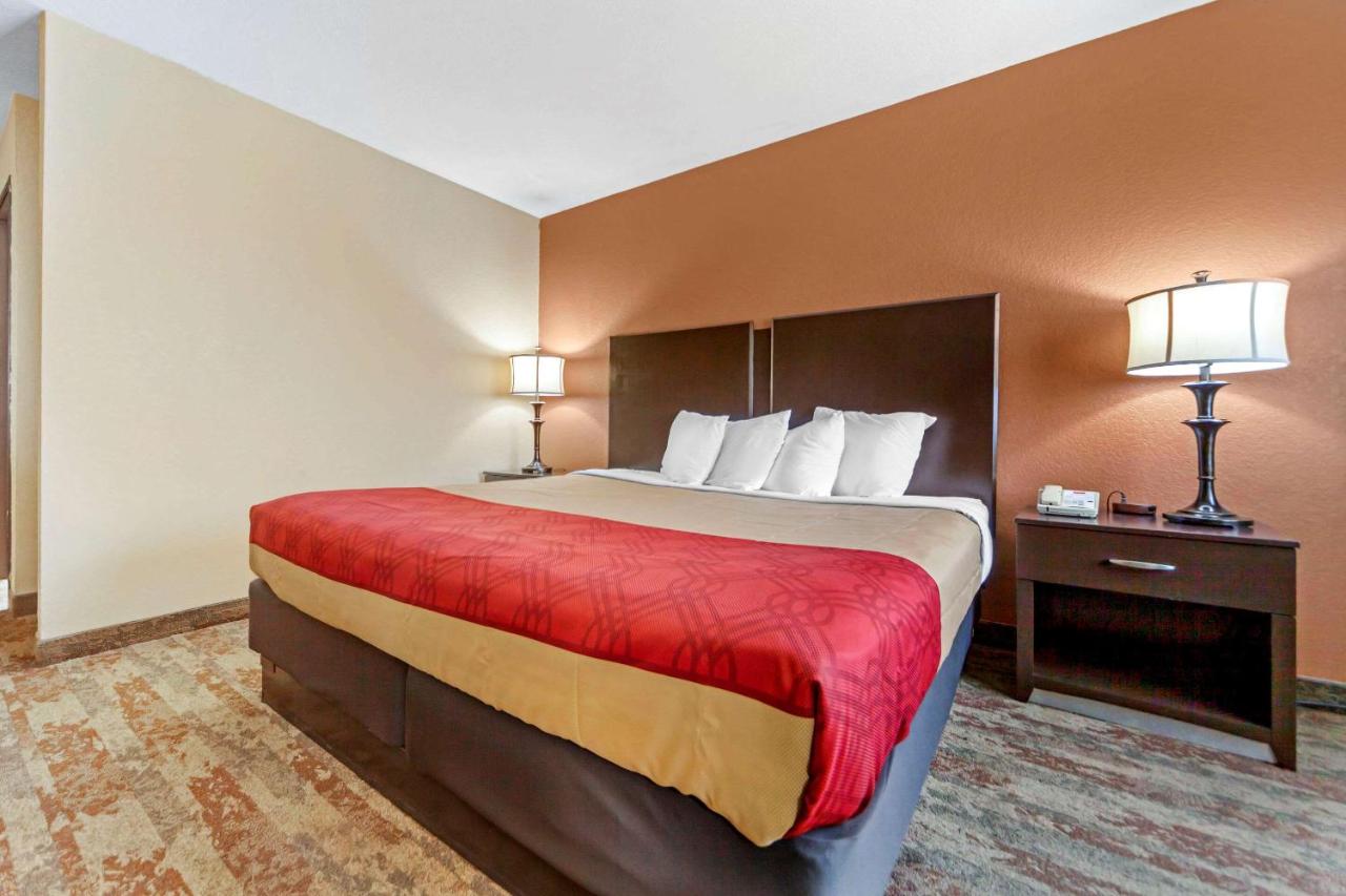King Room - Non-Smoking at Econo Lodge Black Hills
