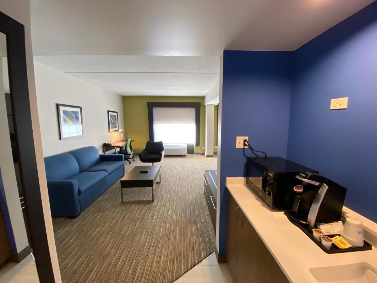 Suite - Non-Smoking at Holiday Inn Express & Suites Prospect Heights, an IHG Hotel