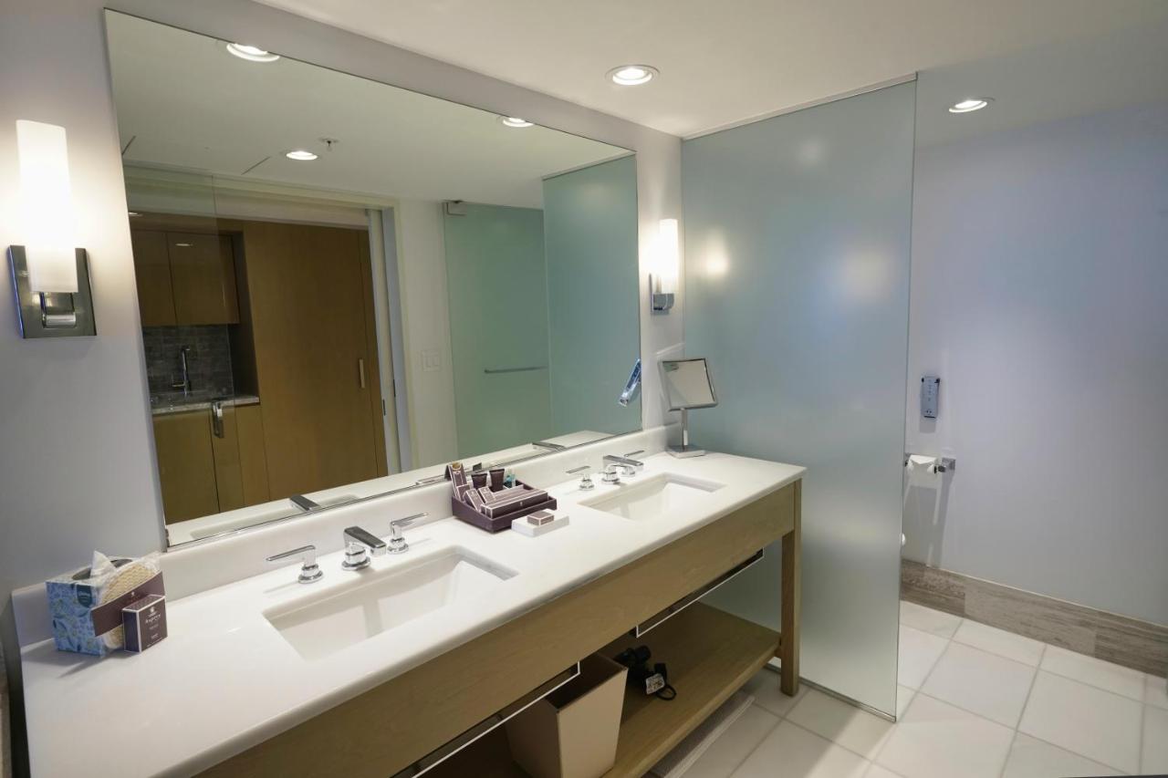 Deluxe Studio at Real Select at the Ritz Carlton Residences, Waikiki Beach