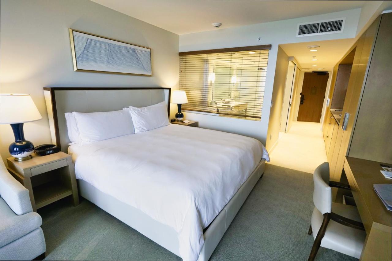 Deluxe Studio at Real Select at the Ritz Carlton Residences, Waikiki Beach