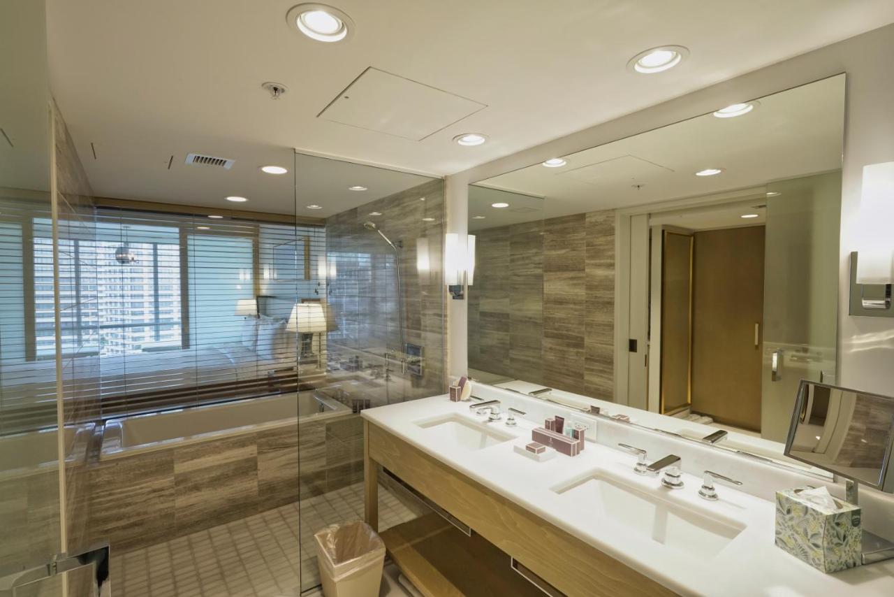 Studio at Real Select at the Ritz Carlton Residences, Waikiki Beach