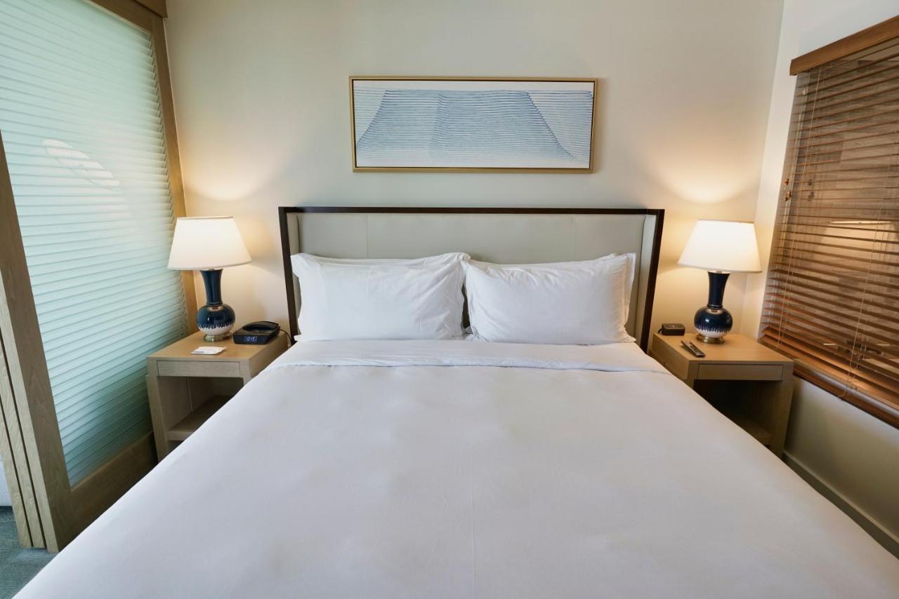 Studio at Real Select at the Ritz Carlton Residences, Waikiki Beach
