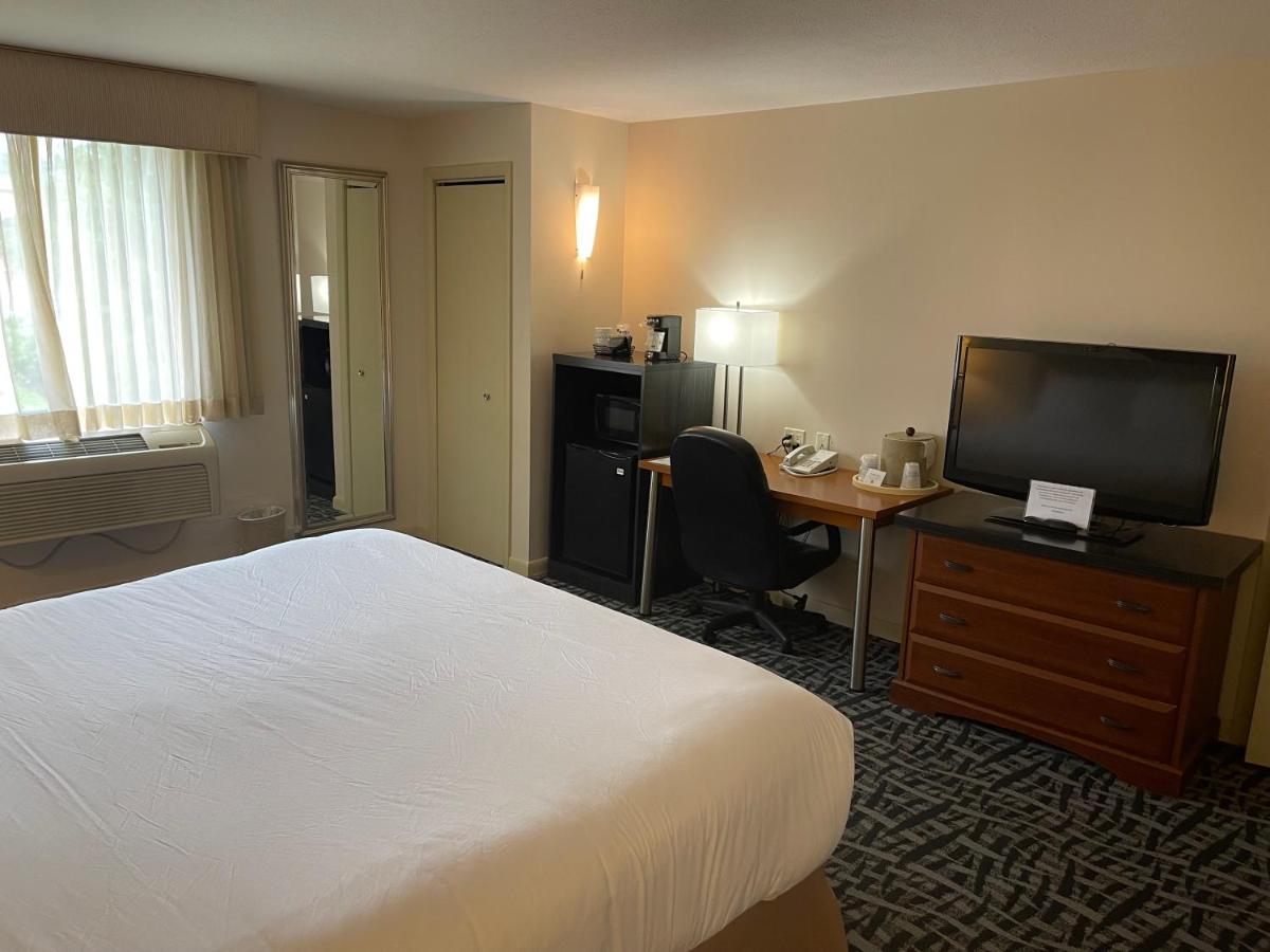 King Room - Non-Smoking at Best Western DuBois Hotel