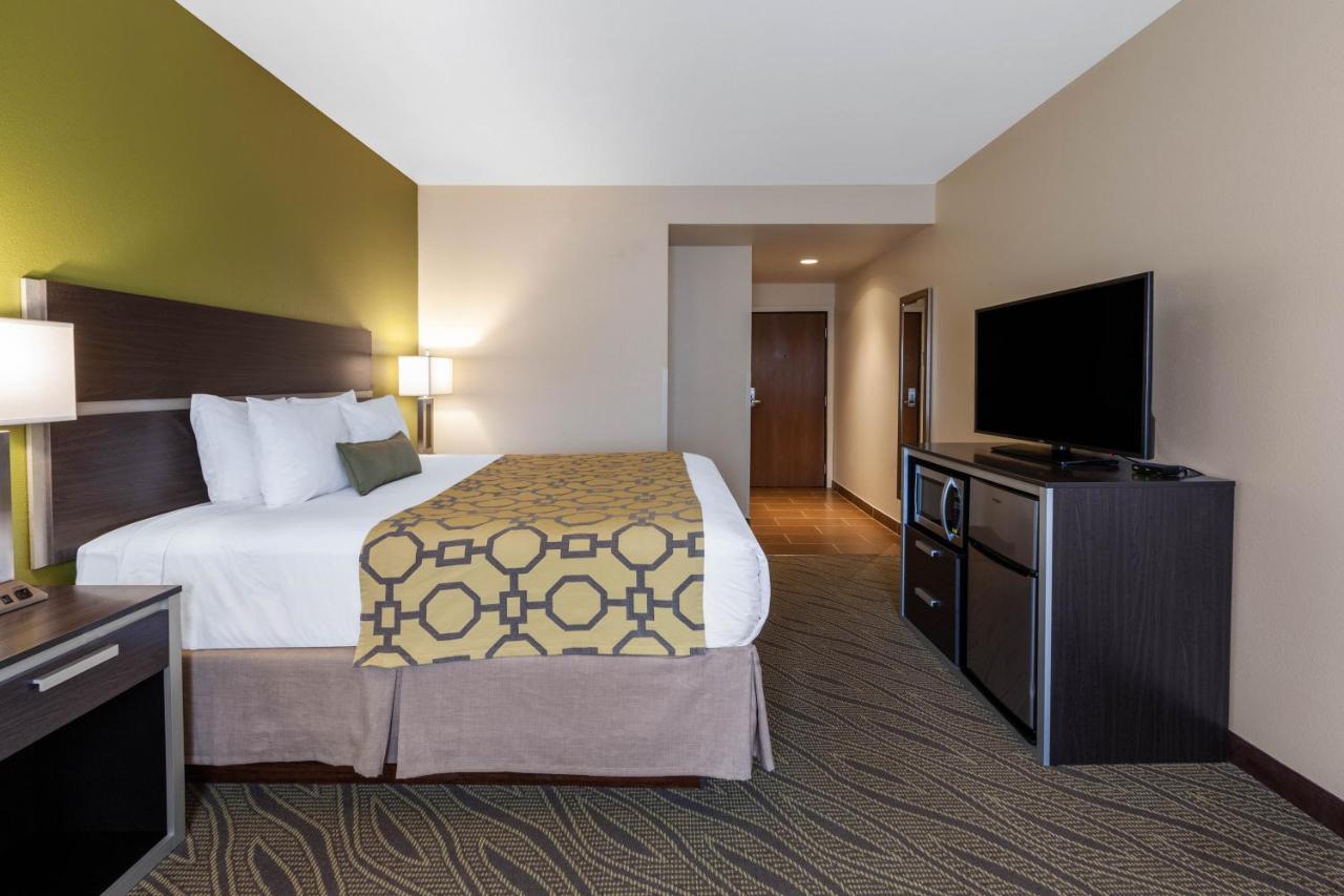 King Room - Non-Smoking at Baymont by Wyndham Beulah