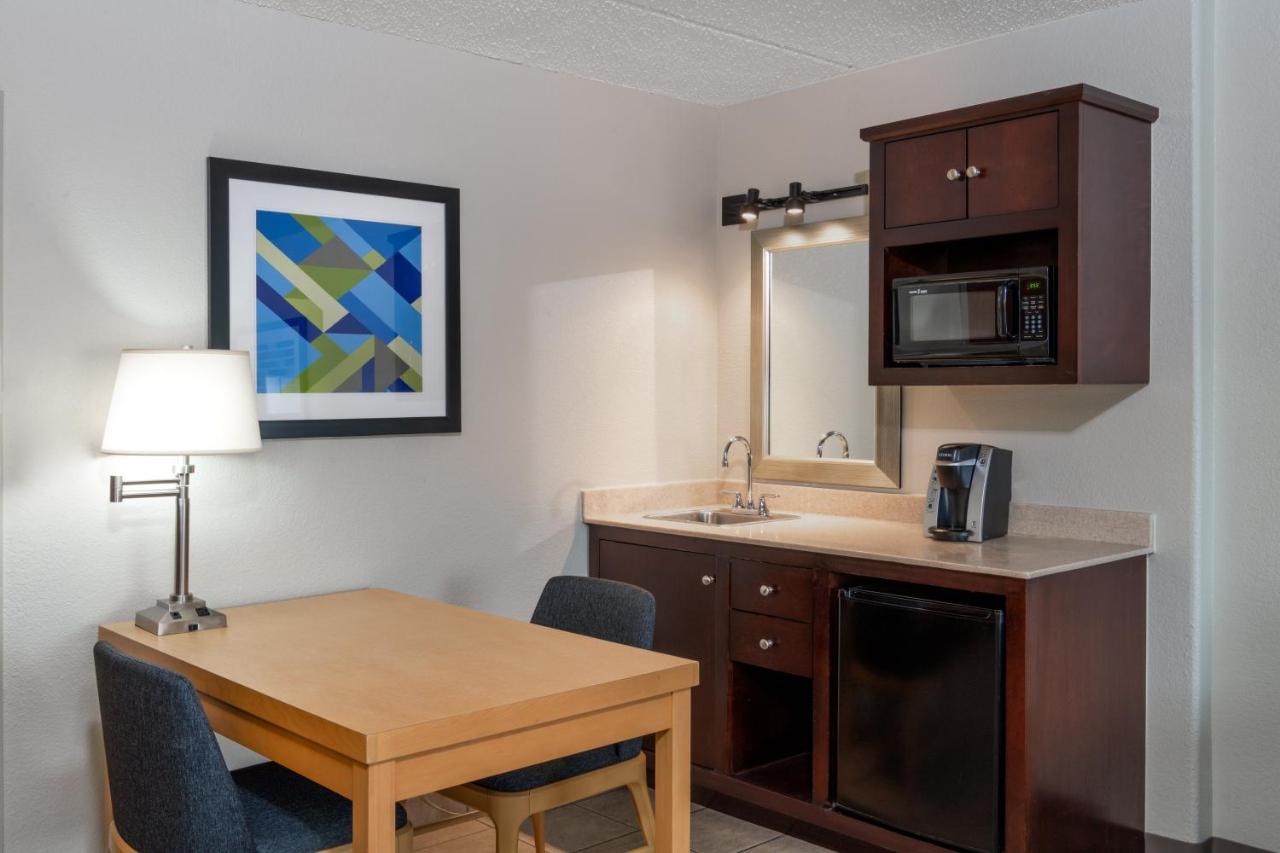 King Suite at Holiday Inn Express & Suites Wheat Ridge-Denver West, an IHG Hotel