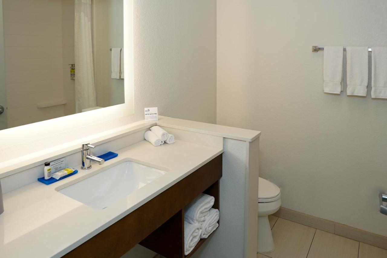 Queen Room with Two Queen Beds - Non-Smoking at Holiday Inn Express & Suites Denver - Aurora Medical Campus by IHG