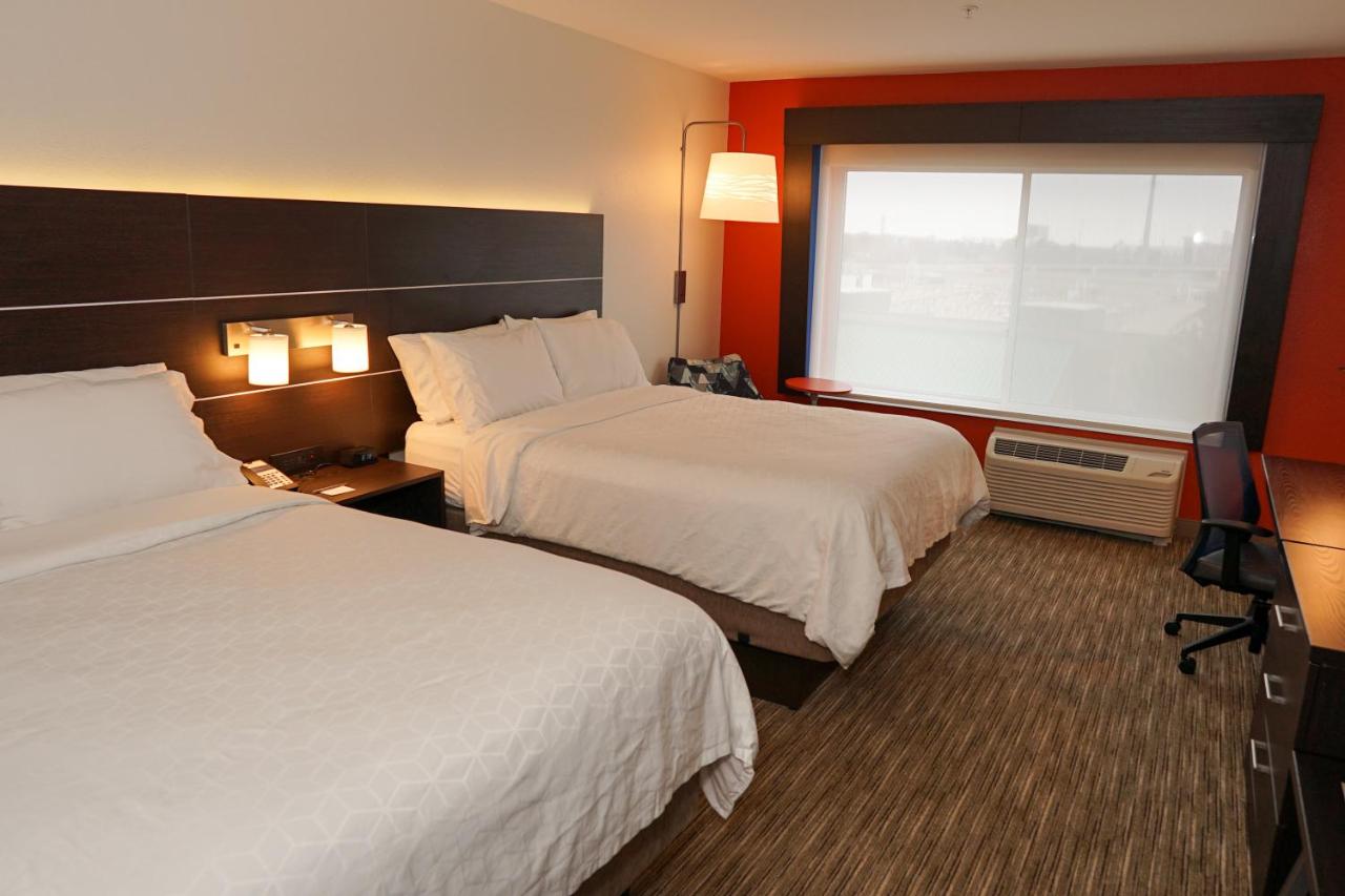 Queen Room with Two Queen Beds - Non-Smoking at Holiday Inn Express & Suites Denver - Aurora Medical Campus by IHG