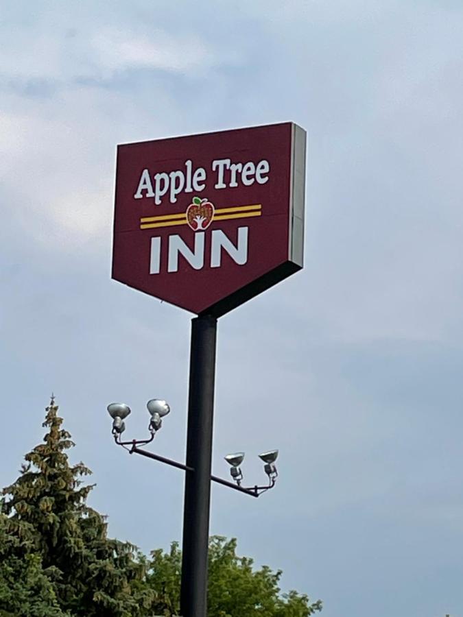  | Apple Tree Inn