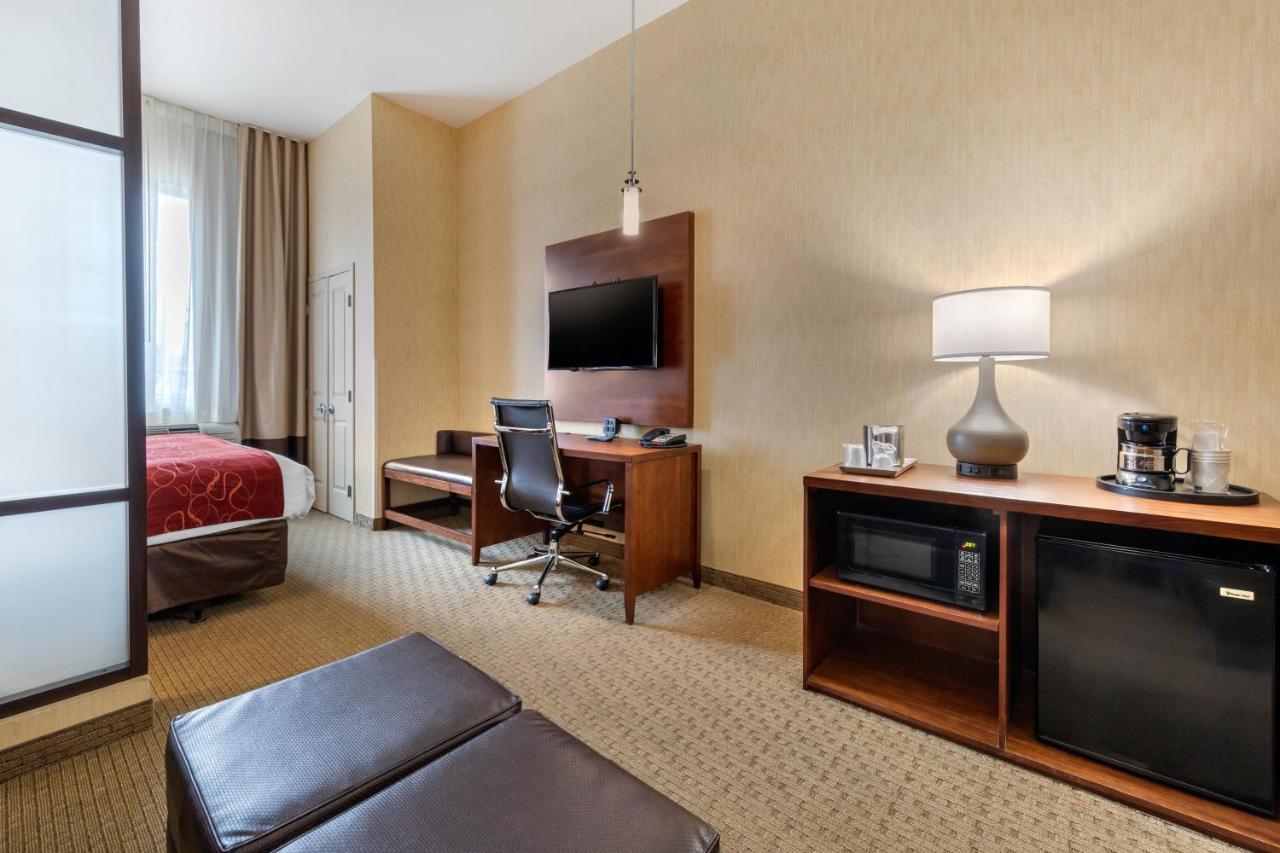 Corner Suite, 1 King Bed with Sofa Bed, Accessible Tub, Non Smoking at Comfort Suites Near City of Industry - Los Angeles
