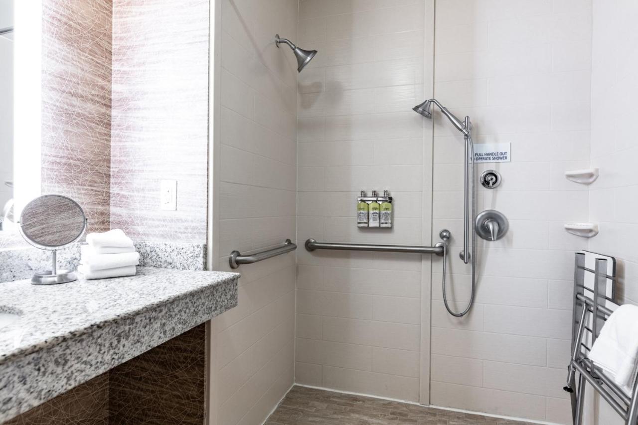 Suite - Hearing Accessible at Holiday Inn Express & Suites Ironton by IHG