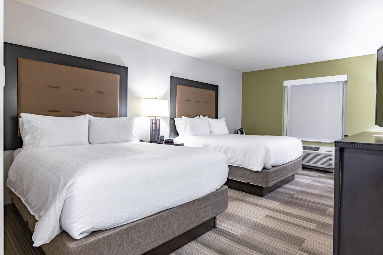 Suite - Hearing Accessible at Holiday Inn Express & Suites Ironton by IHG