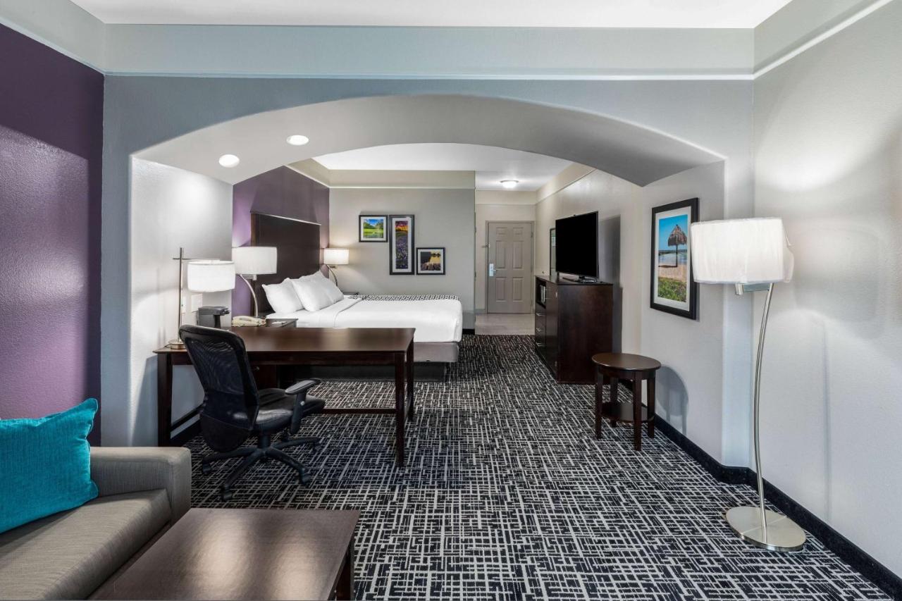 King Suite - Non-Smoking at La Quinta Inn & Suites by Wyndham Port Lavaca