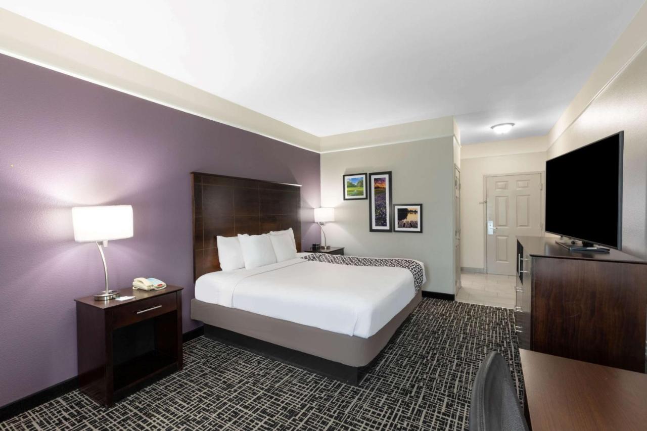 King Room with Roll-In Shower - Mobility/Hearing Accessible - Non-Smoking at La Quinta Inn & Suites by Wyndham Port Lavaca