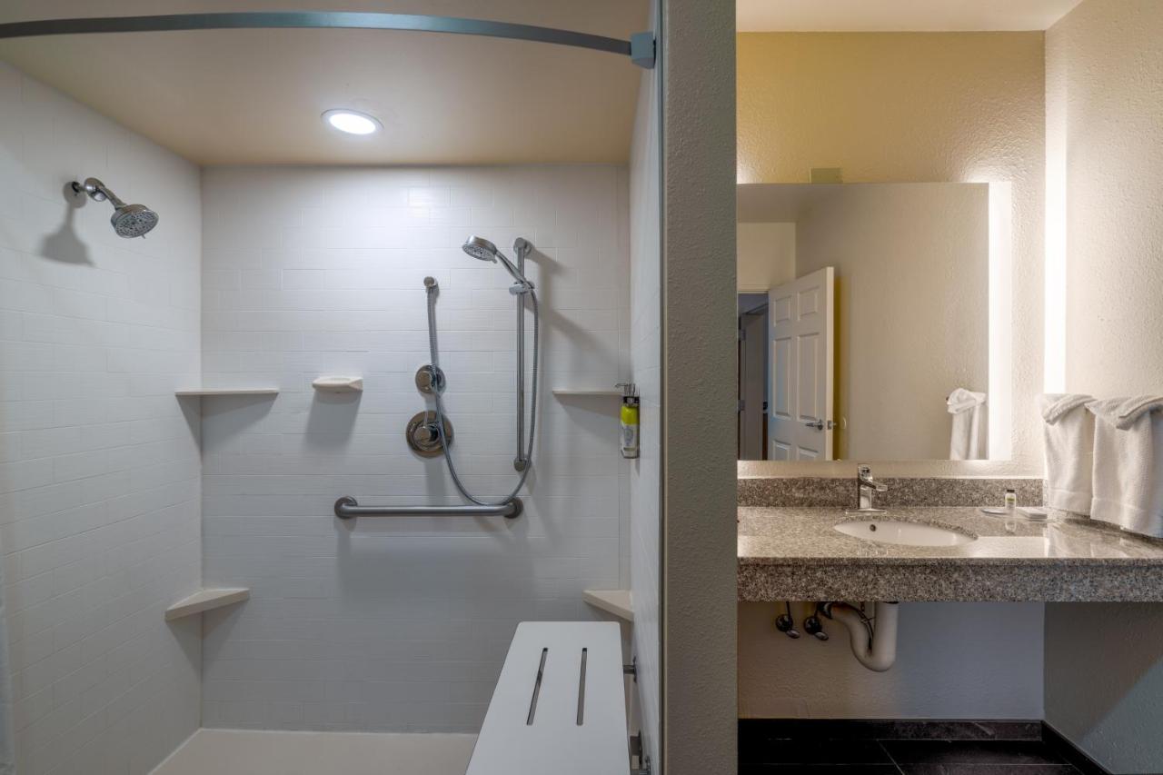 Suite - Mobility Access Roll in Shower/Non-Smoking at Staybridge Suites Memphis - Poplar Ave East by IHG