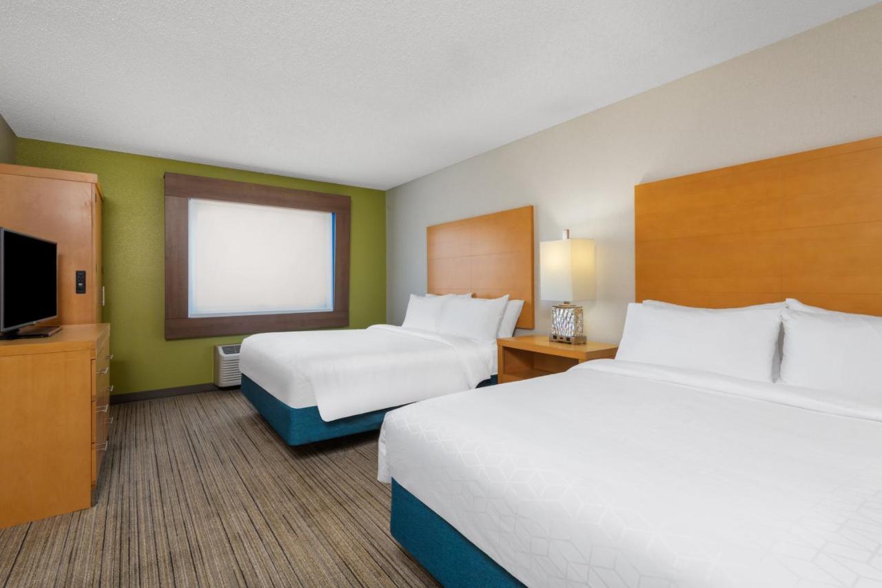 Queen Suite - Disability Access Tub/Non-Smoking at Holiday Inn Express & Suites Wheat Ridge-Denver West, an IHG Hotel