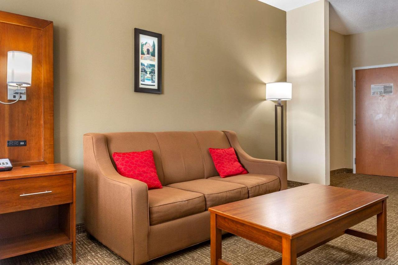 King Suite - Accessible/Non-Smoking at Comfort Suites Clayton - Garner