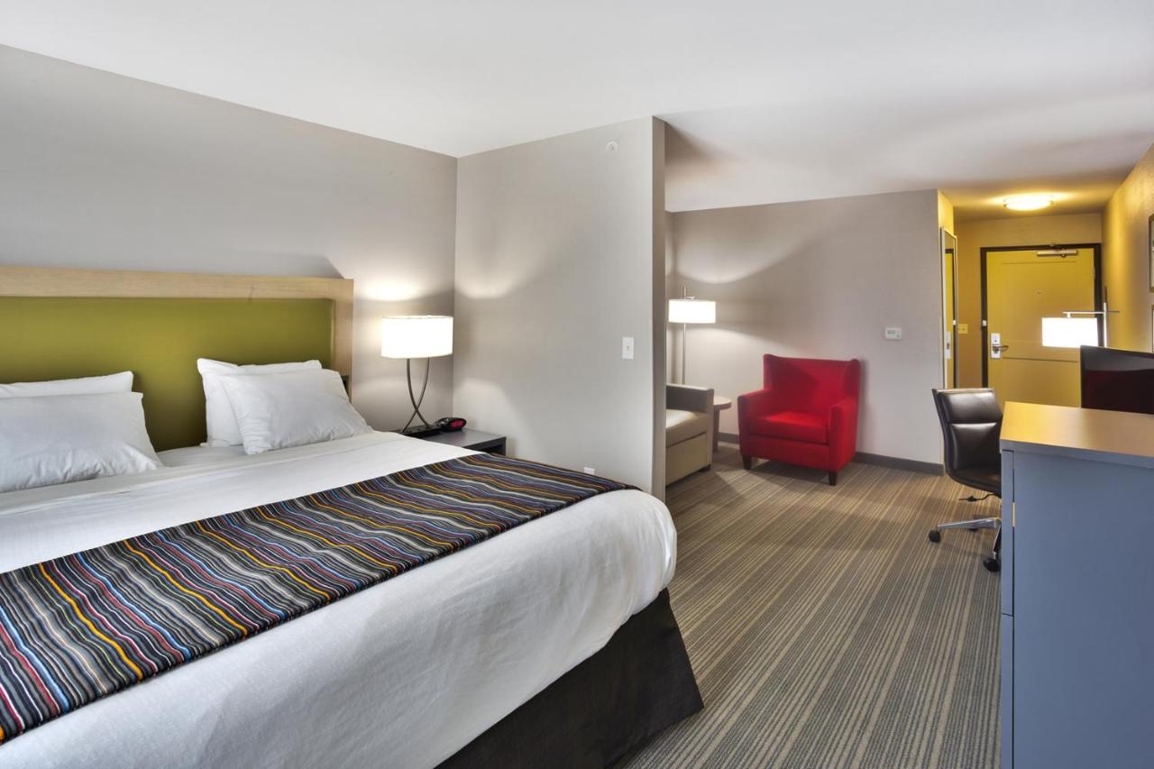 King Studio with Sofa Bed at Country Inn & Suites by Radisson, Bozeman, MT