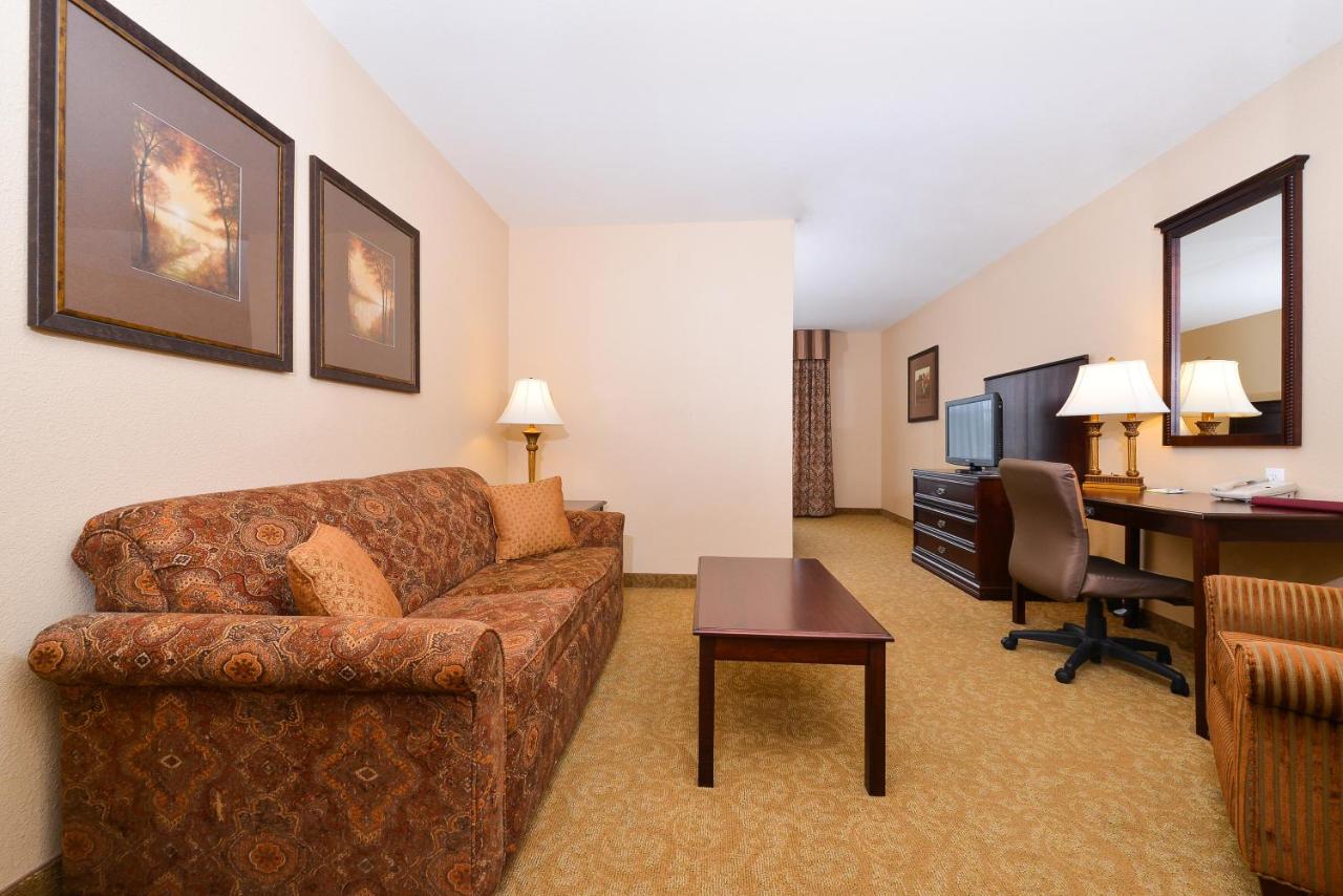 King Suite - Non-Smoking at Comfort Inn & Suites McMinnville Wine Country