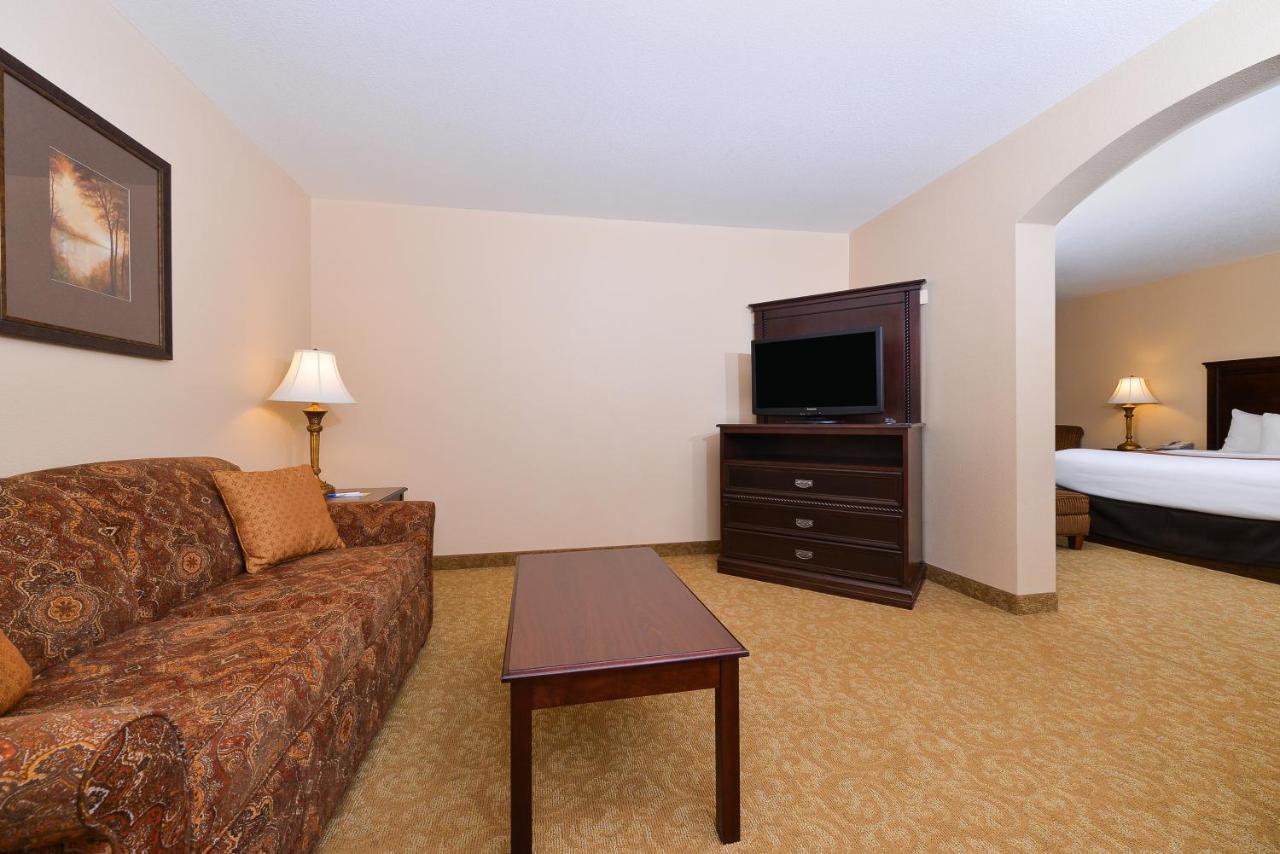 King Suite - Non-Smoking at Comfort Inn & Suites McMinnville Wine Country