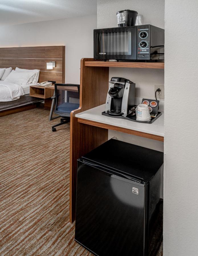 King Bed Executive Suite - Non-Smoking at Holiday Inn Express Hotel & Suites Pikeville by IHG