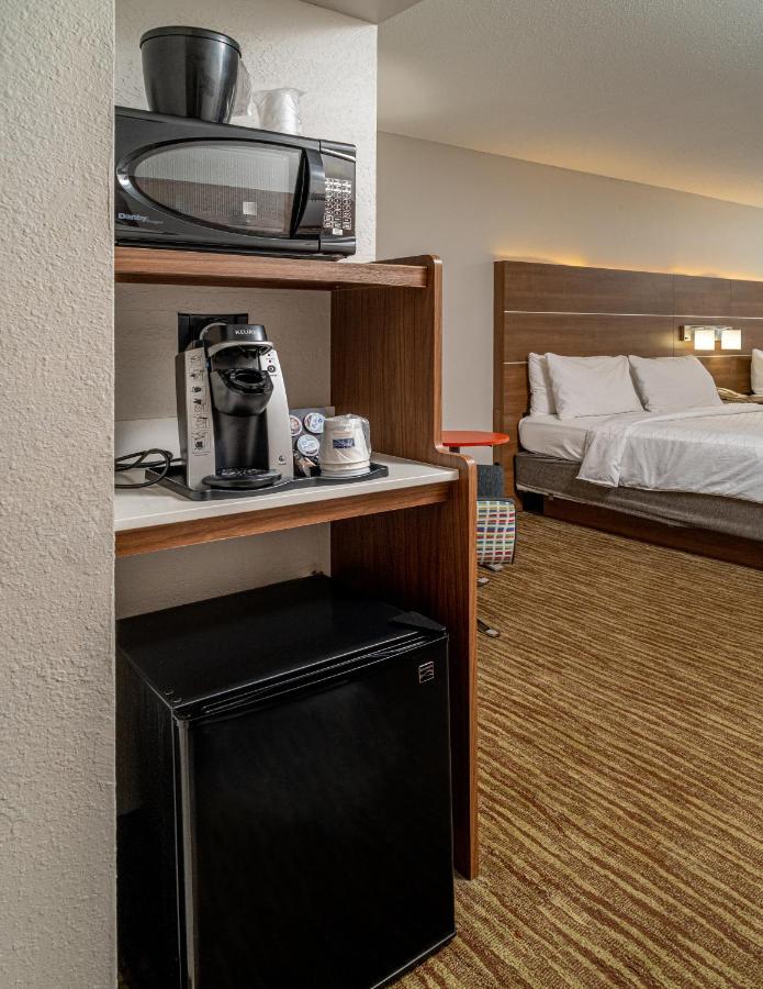 Suite - Hearing Accessible - Non-Smoking at Holiday Inn Express Hotel & Suites Pikeville by IHG