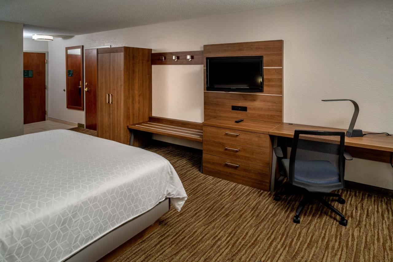 Room Selected at Check-In at Holiday Inn Express Hotel & Suites Pikeville by IHG
