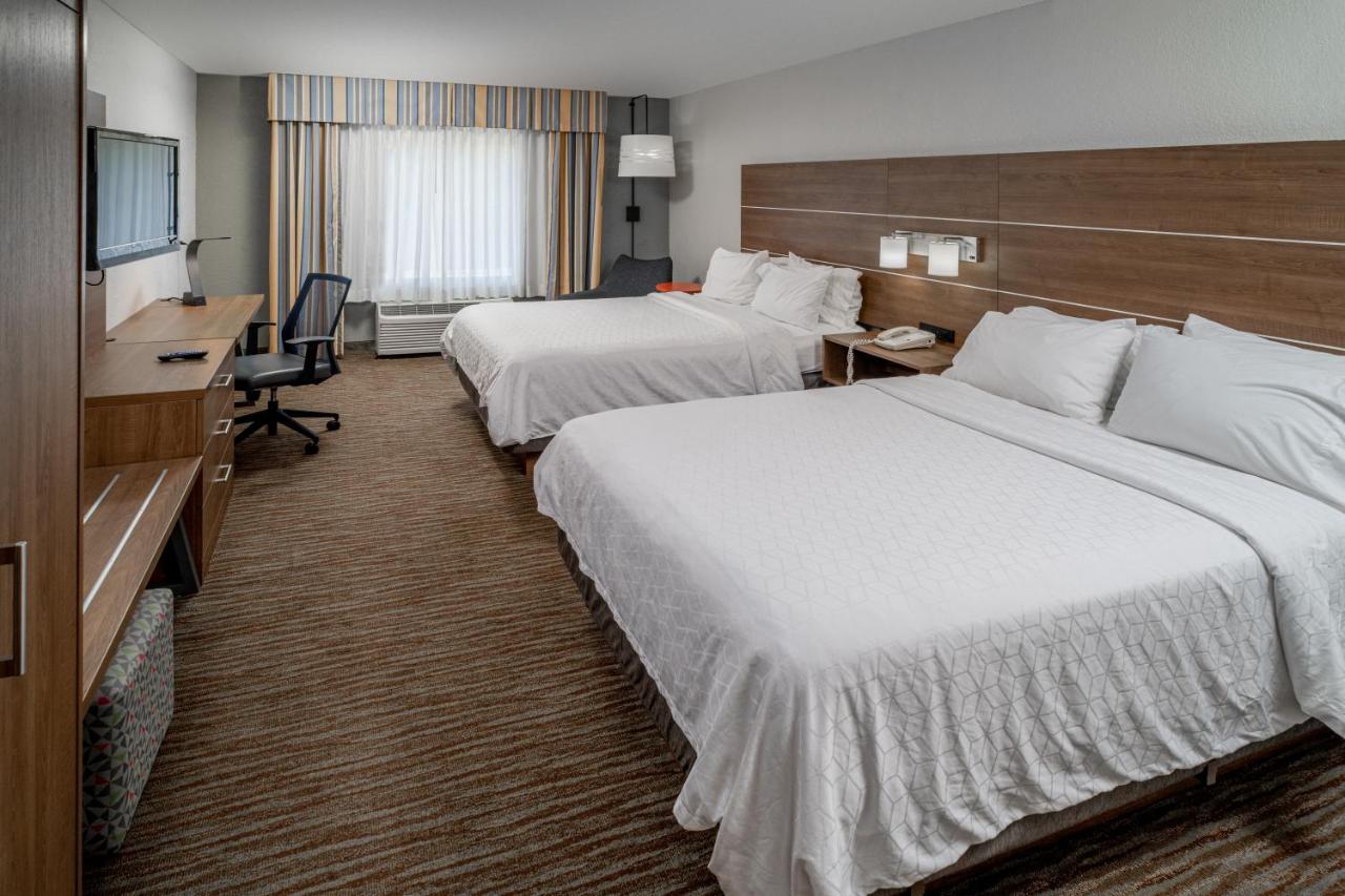 Queen Suite with Two Queen Beds - Non-Smoking at Holiday Inn Express Hotel & Suites Pikeville by IHG