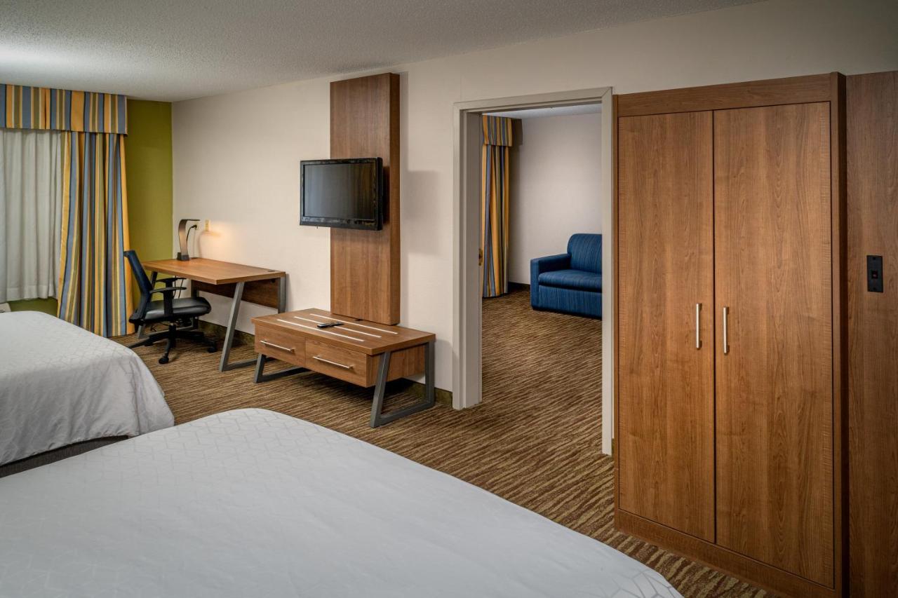 Queen Suite with Two Queen Beds - Non-Smoking at Holiday Inn Express Hotel & Suites Pikeville by IHG
