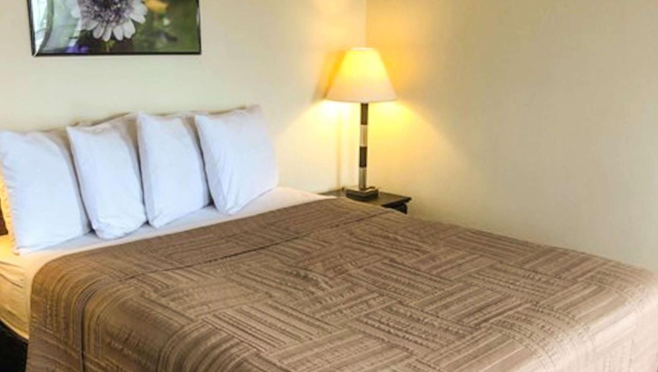 Standard Suite at Colonial Inn Ellsworth