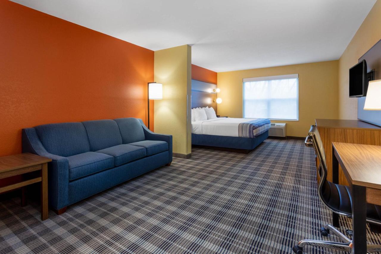 King Studio Suite - Non-Smoking at AmericInn by Wyndham Fulton Clinton